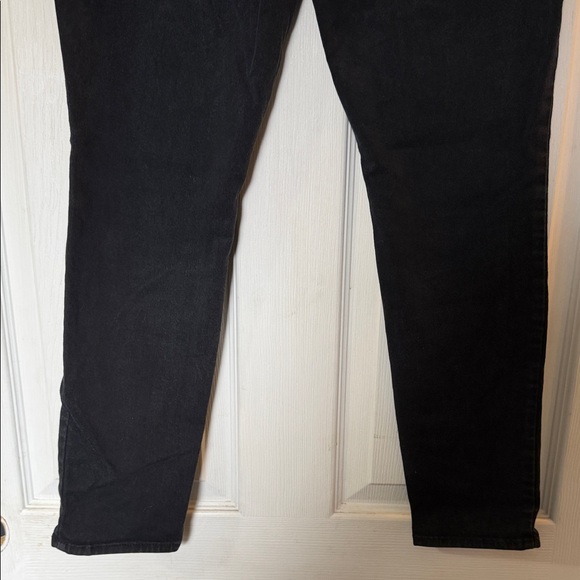 Universal Thread Women's Dark Black Skinny Jeans High Rise - Picture 5 of 7